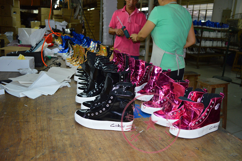 習水鞋業車間 穩就業促發展，打造產業發展新引擎